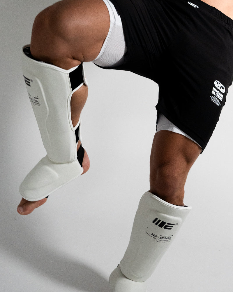 Espinilleras Engage W.I.P Series Blanco