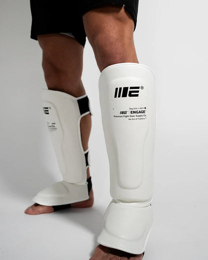 Espinilleras Engage W.I.P Series Blanco